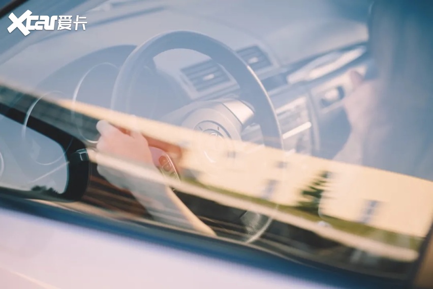 晒的烫怎么降温才靠谱？AG真人app夏天座椅(图3)